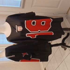 4/$60 New Black & Red "Chicago #18" Graphic T-Shirt - Size 4XL